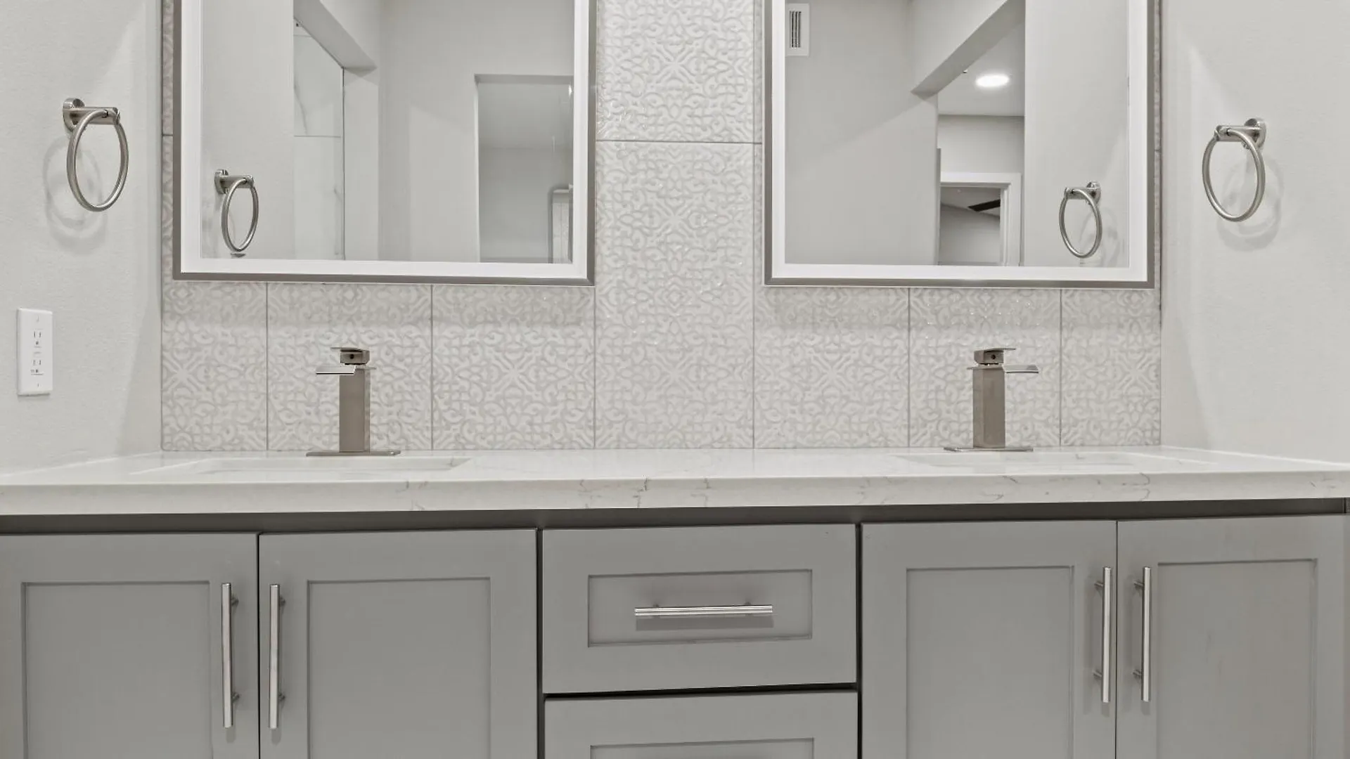 Gorgeous Upgraded Scottsdale Condo 0*,