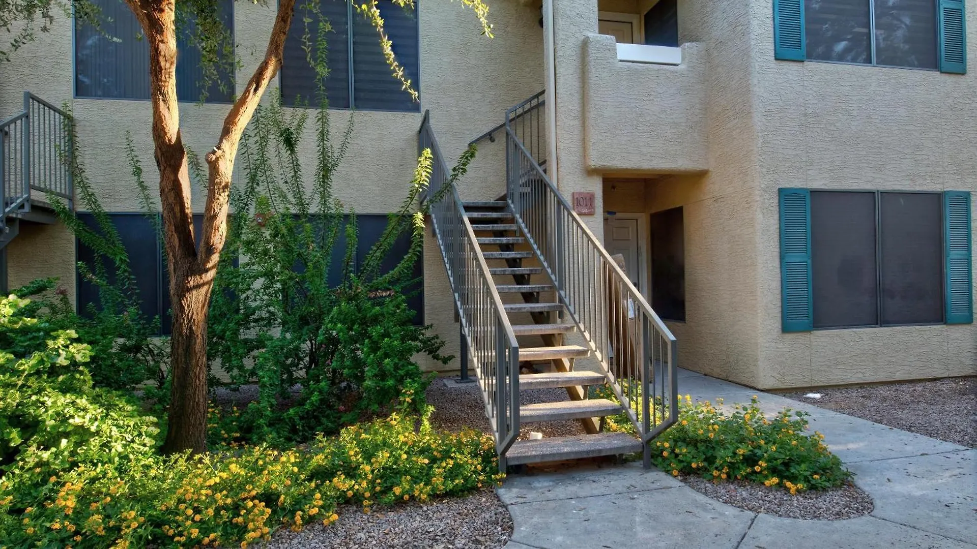 Gorgeous Upgraded Scottsdale Condo